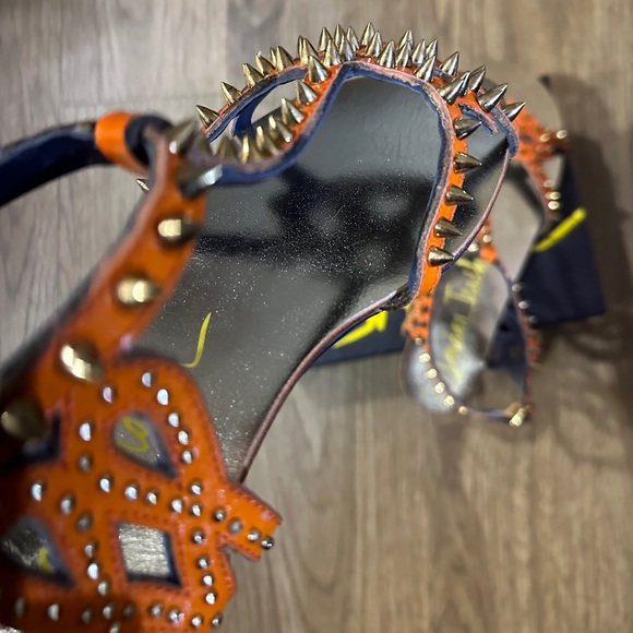 London Trash Spiked Sandals - Picture 14 of 17